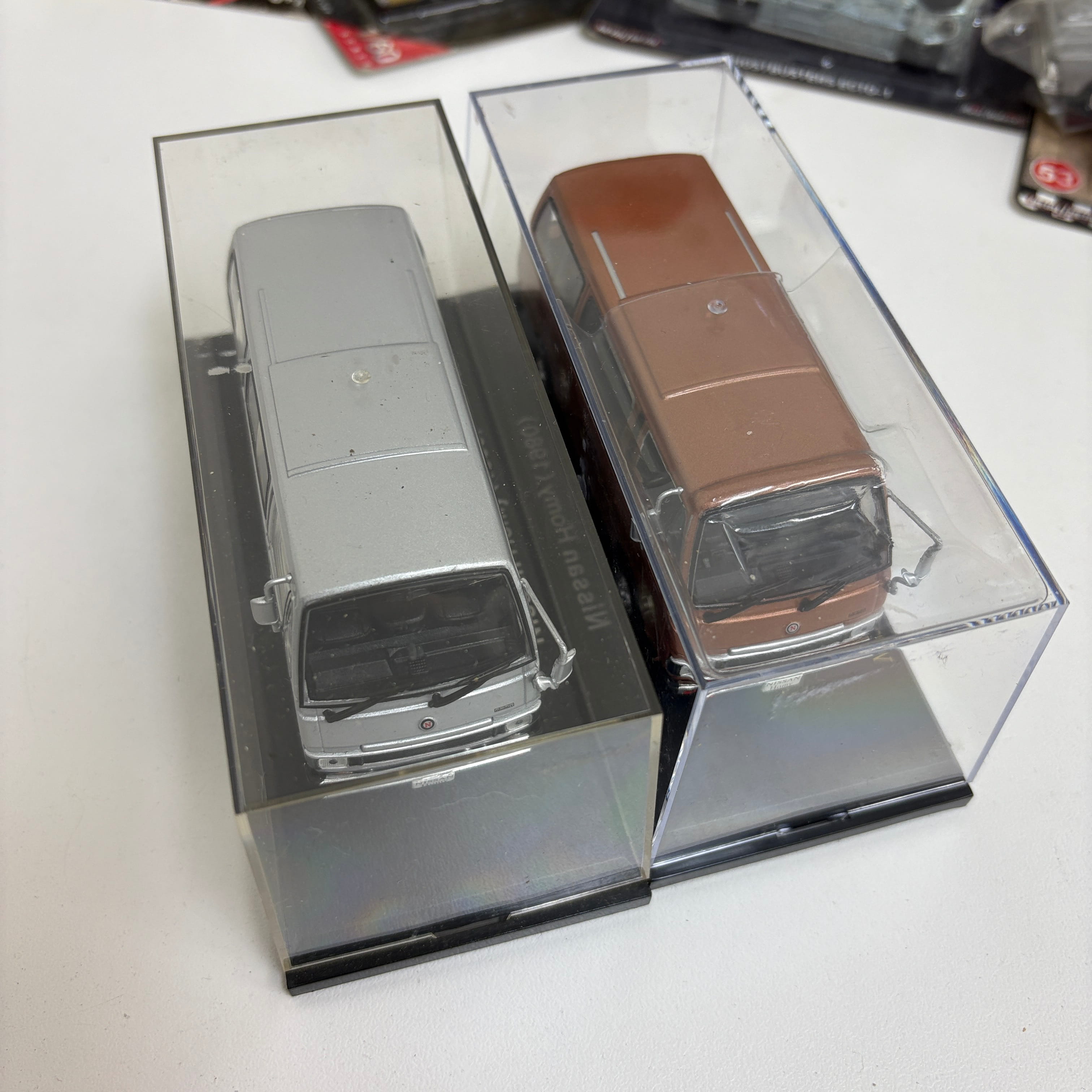 日産名車コレクション1/43 ホーミー E23（1980年式） シルバー・ブラウン